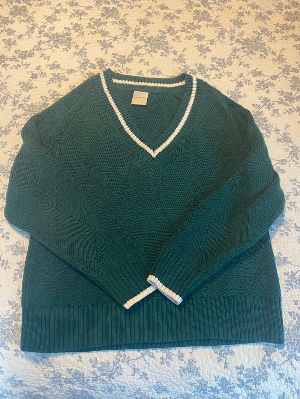 Varley Ray Diamond V-Neck Knit Cotton Forest Green and White Sweater Size Large